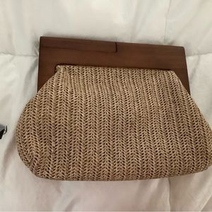 Express raffia clutch